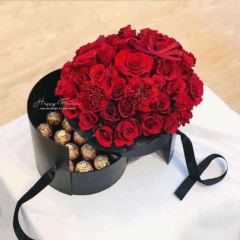 hộp hoa hồng đỏ và socola